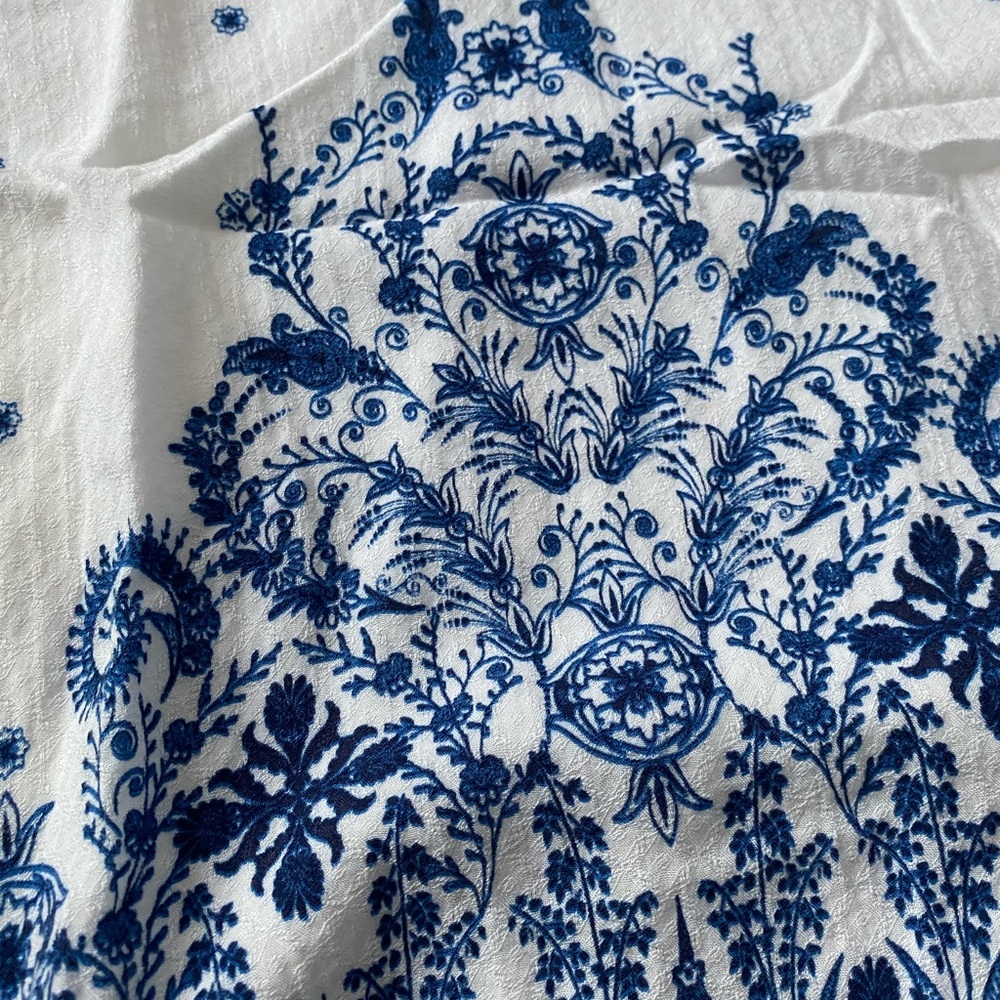 Dress - Picture 4 of 4
